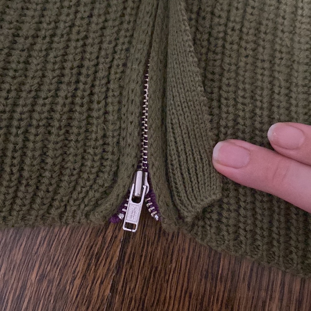 Moss green breathable knit top - Picture 3 of 3